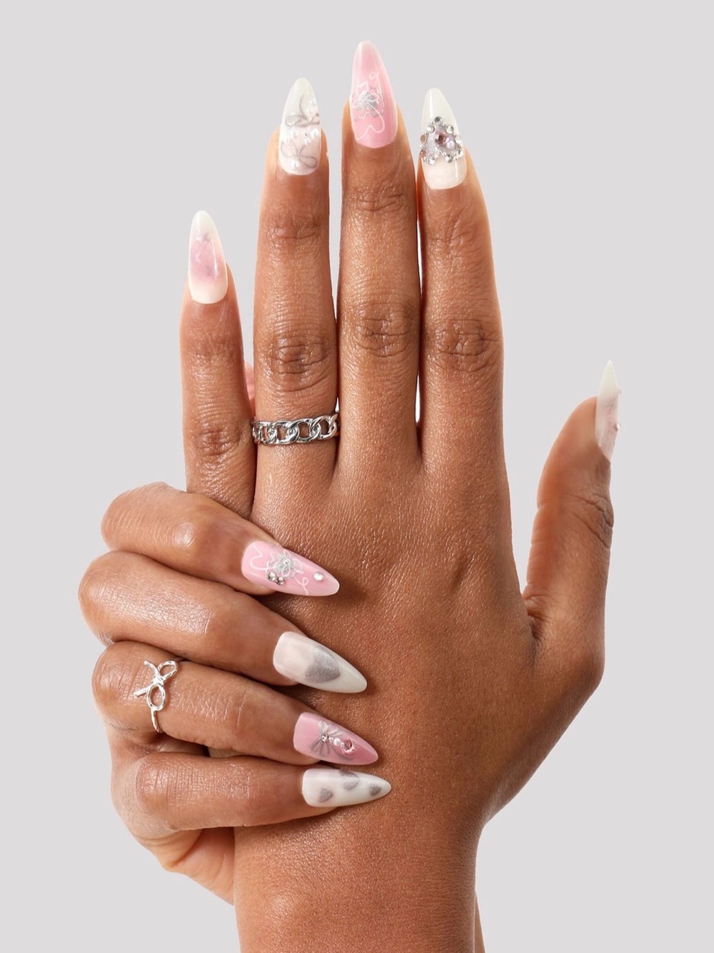 UO Never Have I Ever Heart of Pearls Reusable Press-On Faux Nails